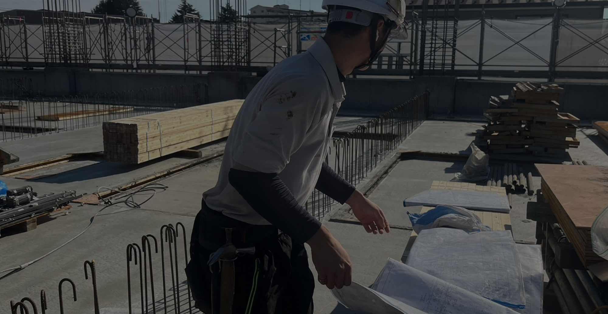 大型建築を支える型枠施工　建築の精度は、型枠で決まる。